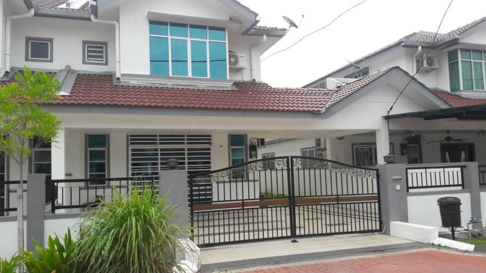 Homestay Ikhlas Taman Desa Manjung Lumut Prices Photos Reviews Address Malaysia