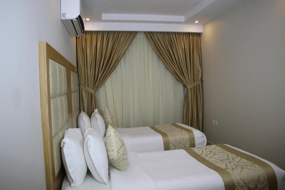 Room image 4