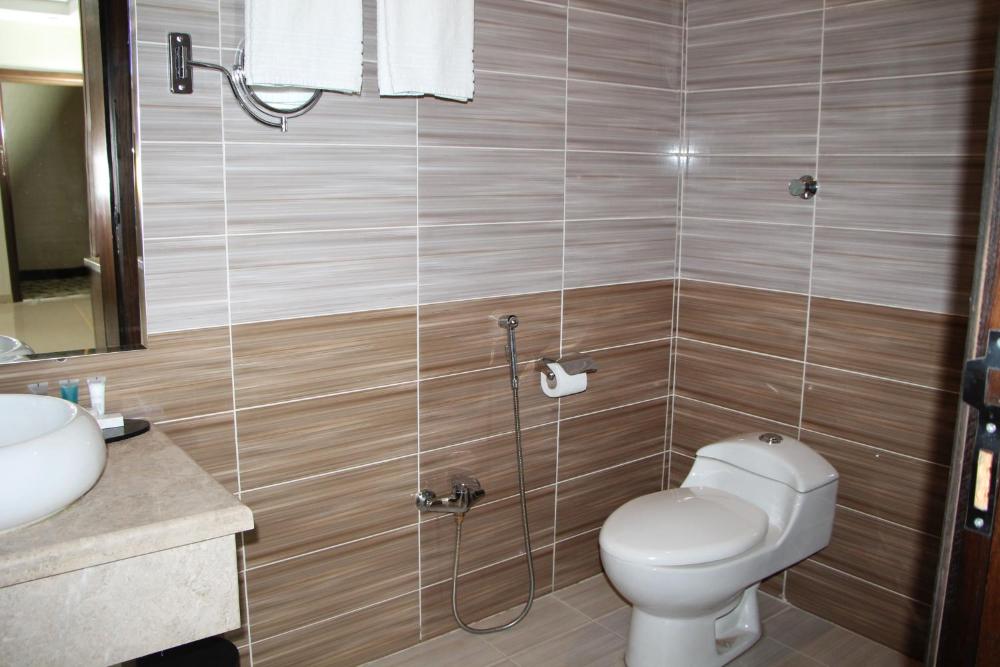 Room image 4