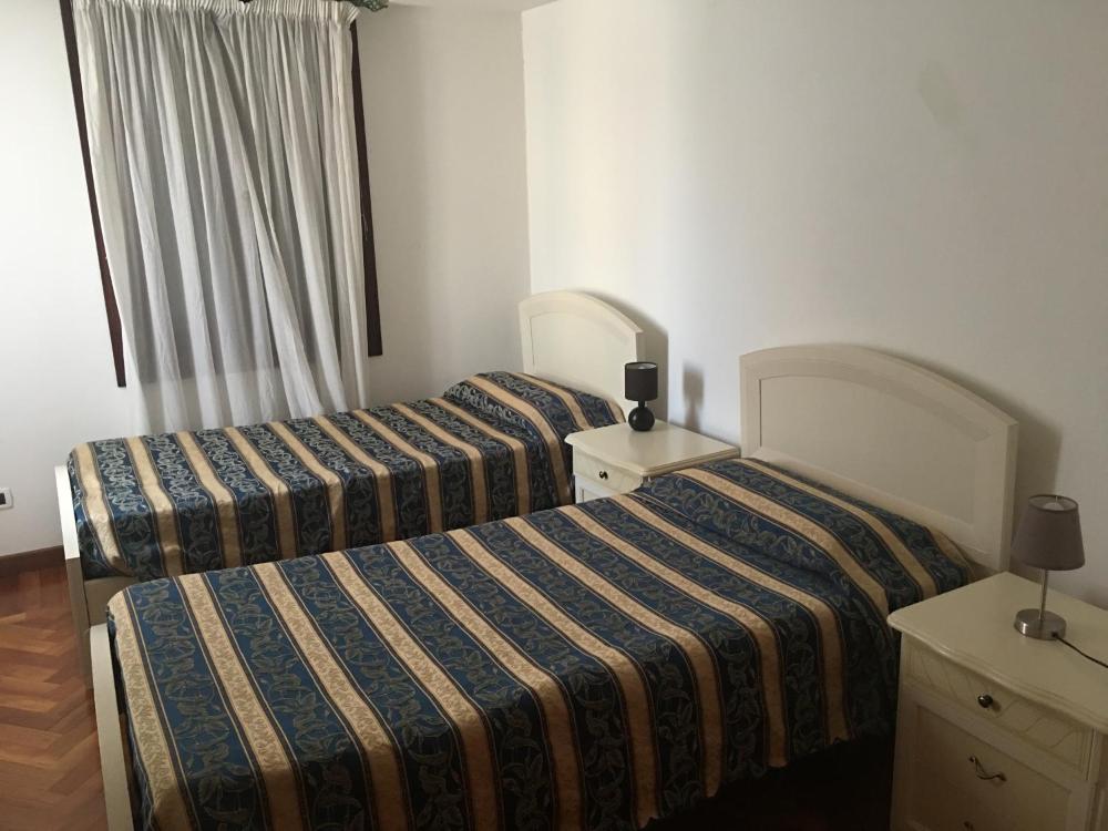 Room image 2
