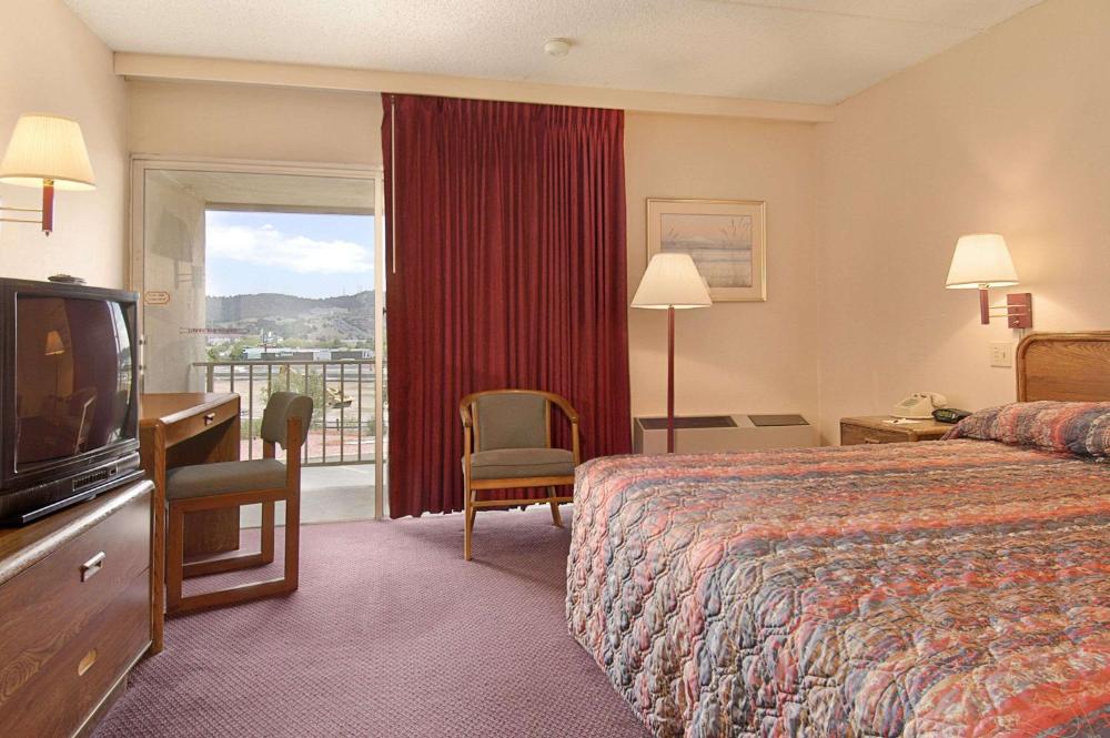 Photo - Days Inn by Wyndham Colorado Springs/Garden of the Gods