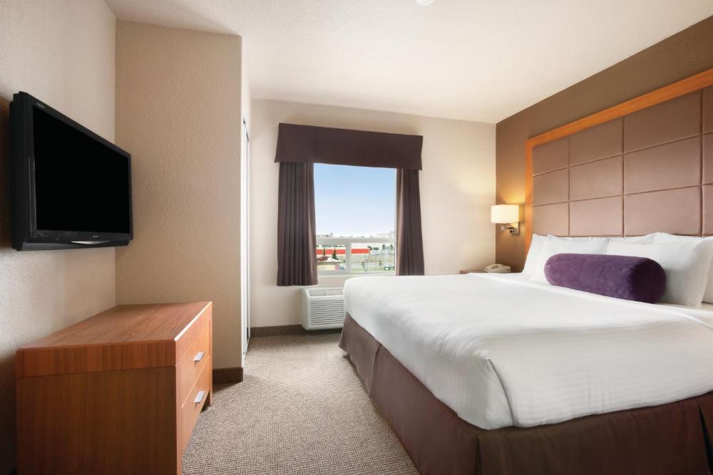 Photo - Days Inn by Wyndham Calgary Airport