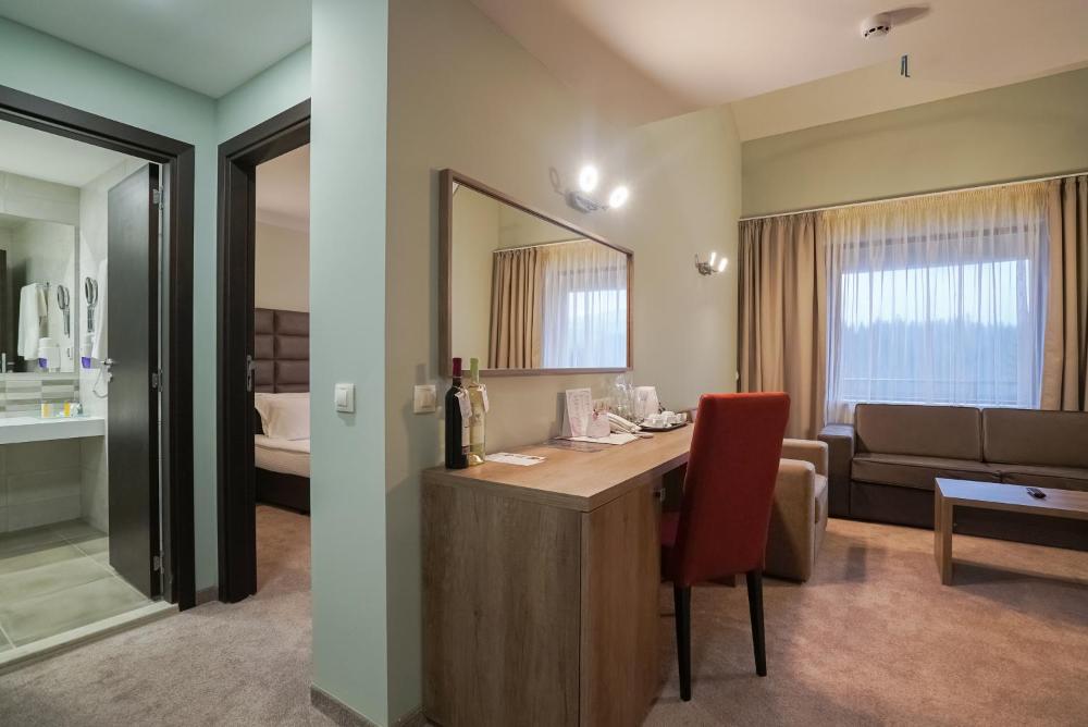 Room image 4