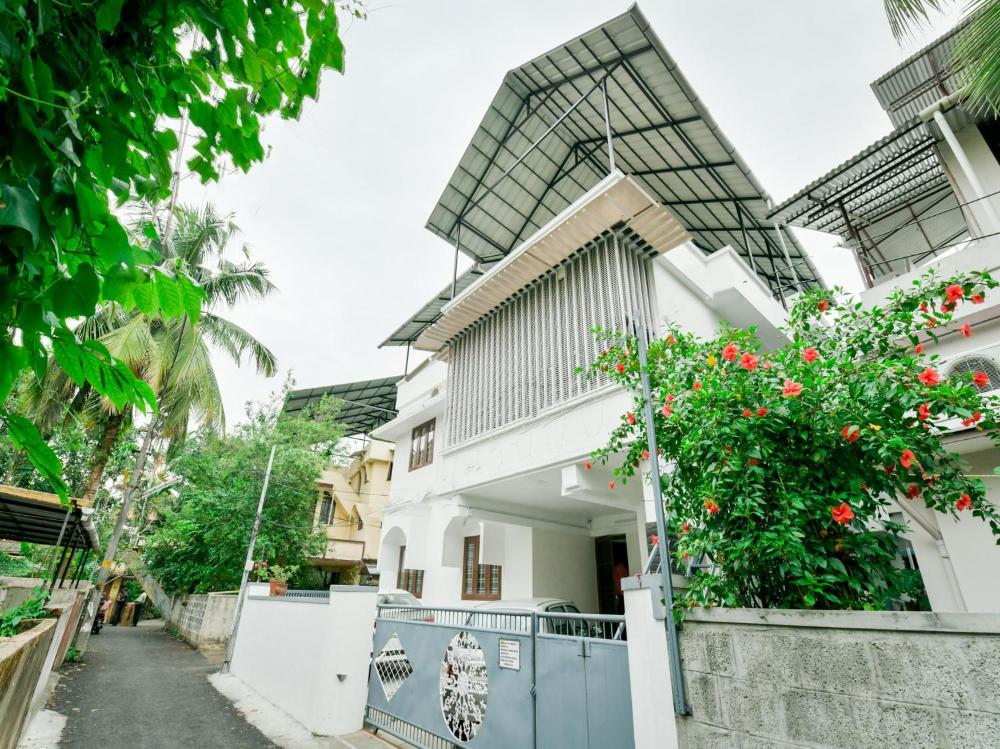 Cozy Home Stay In Edapally Kochi Prices Photos Reviews - 