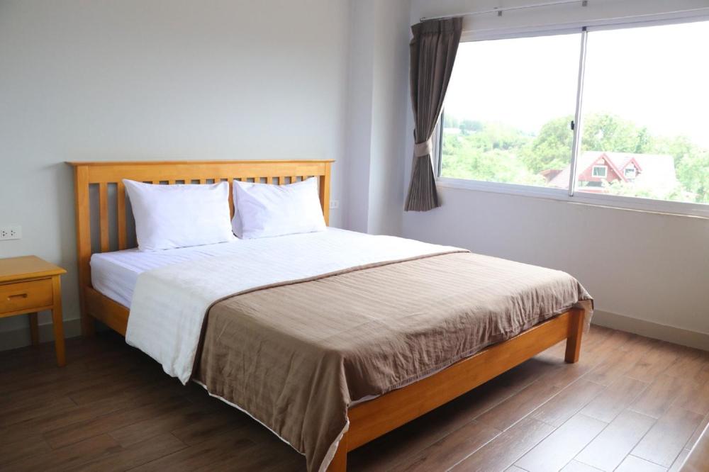 Grand Leo Condo