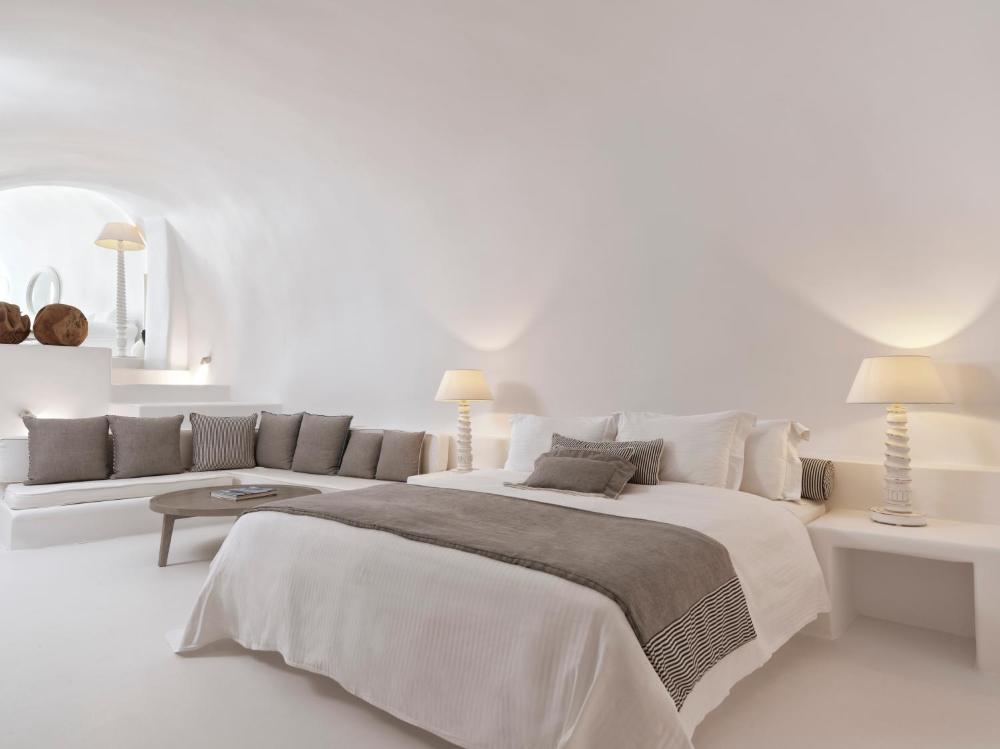 Photo - Katikies Chromata Santorini - The Leading Hotels of the World