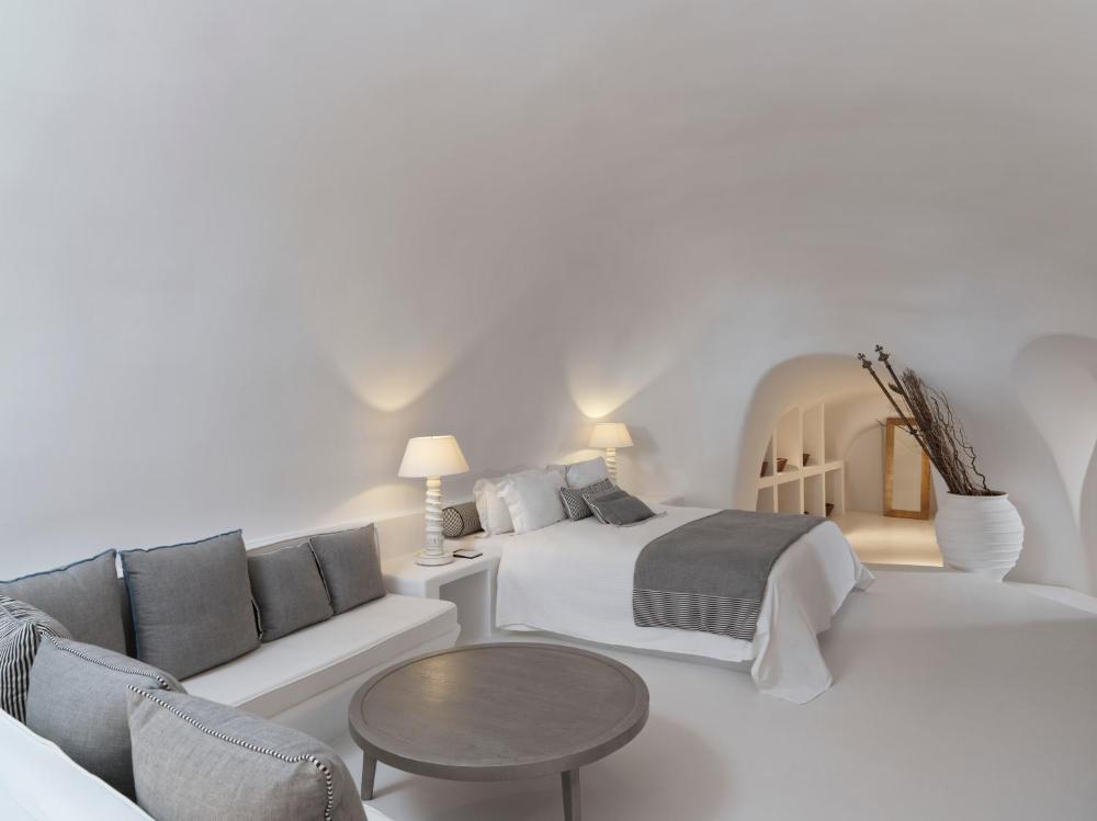 Photo - Katikies Chromata Santorini - The Leading Hotels of the World