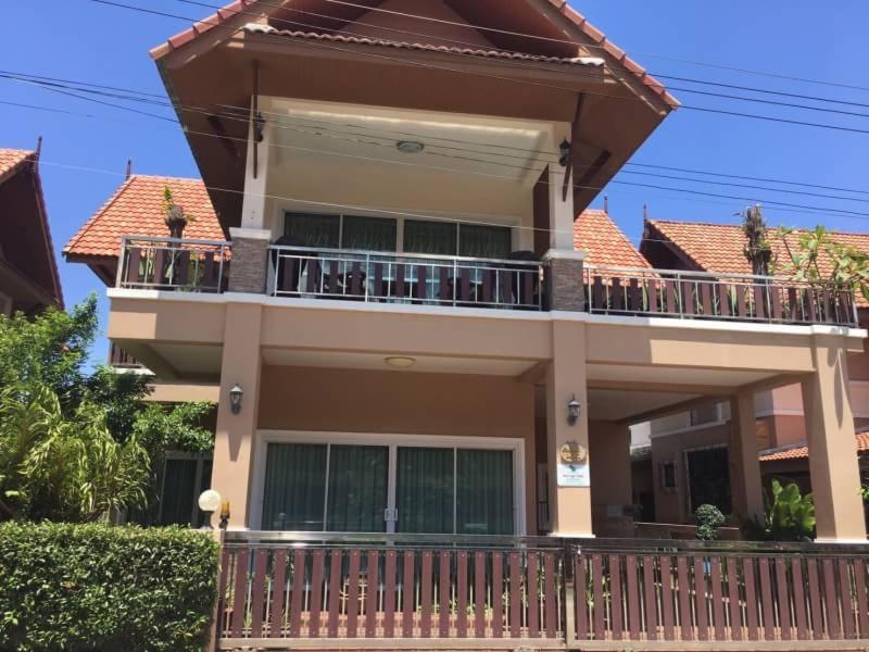 Lana Pool Villa