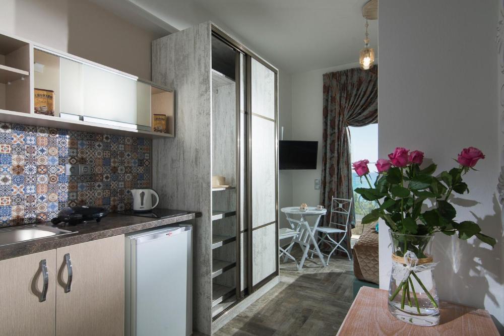 elimia suites and studios