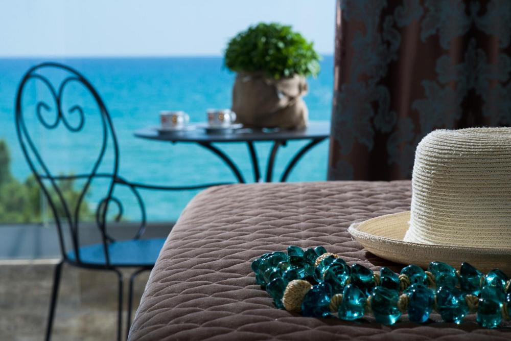 elimia suites and studios