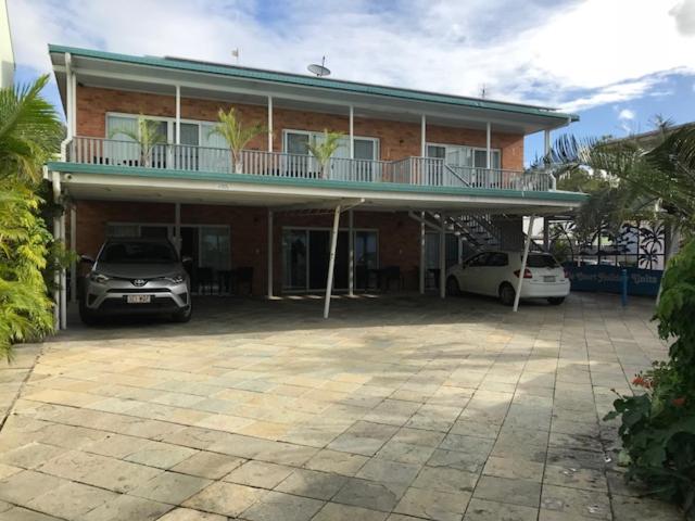 Airlie Court Units