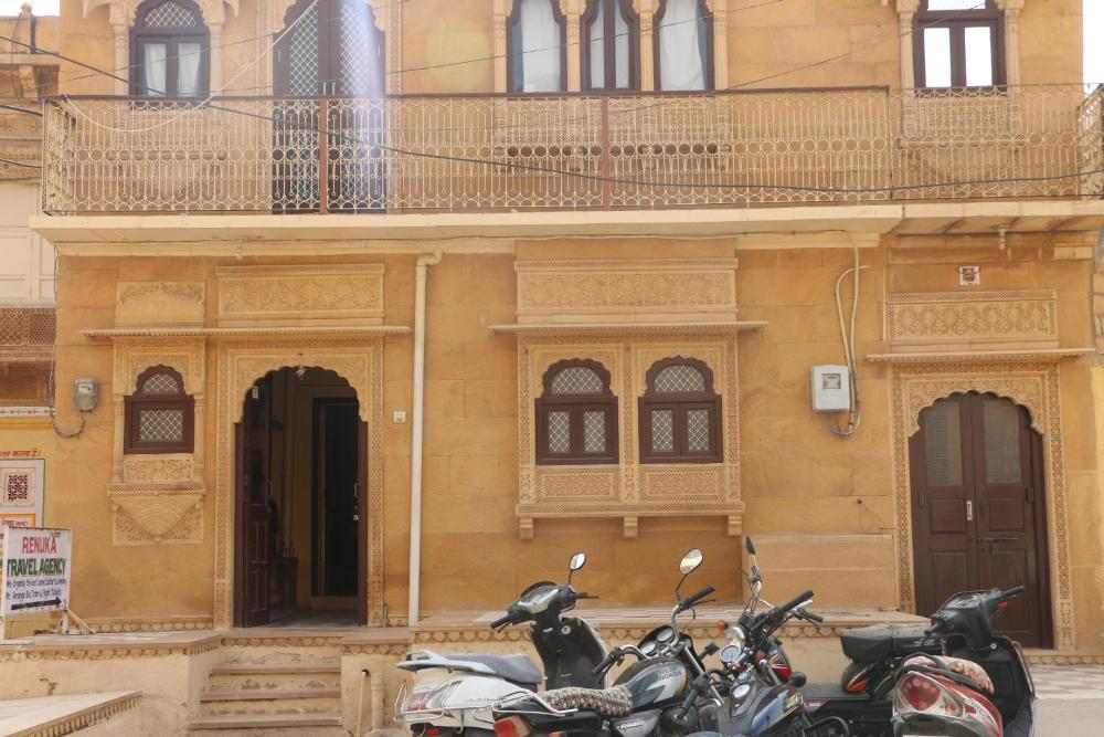 Ratan Hostel