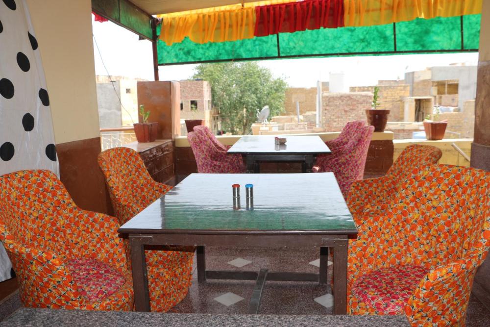 Ratan Hostel