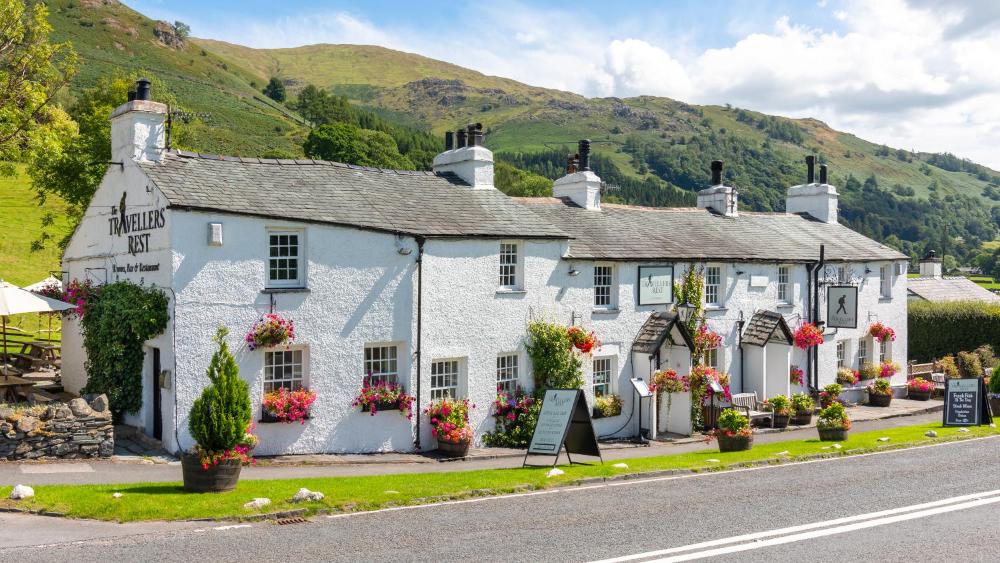 Pet Friendly Hotels in Lake District for 6 Adults (December 2024)