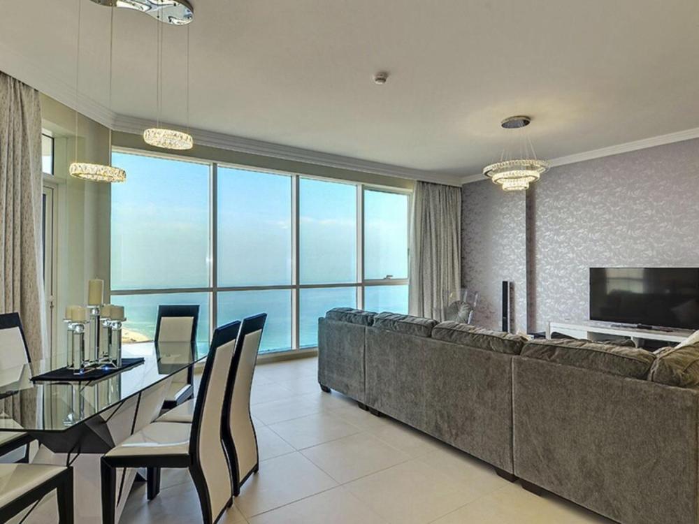 Stunning 5* 4BR-Oceanfront-Apartment