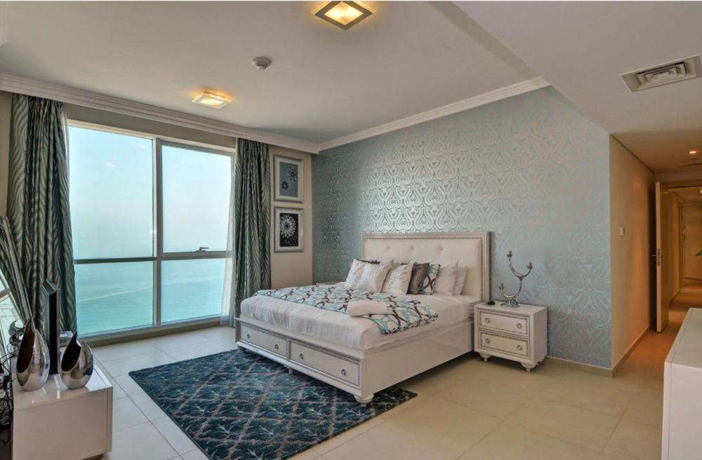 Stunning 5* 4BR-Oceanfront-Apartment