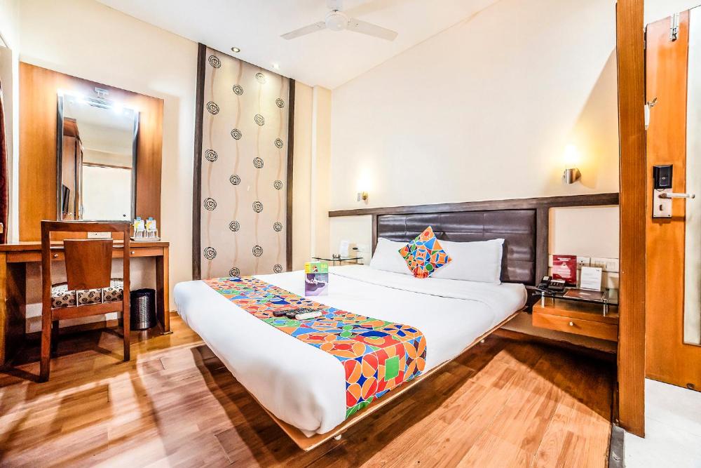 Rapid Lakme Executive Hotel