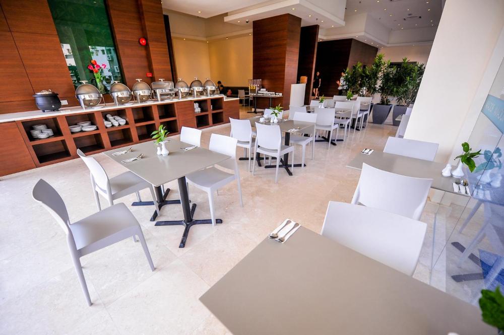 로카다 호텔 (Rocana Hotel)