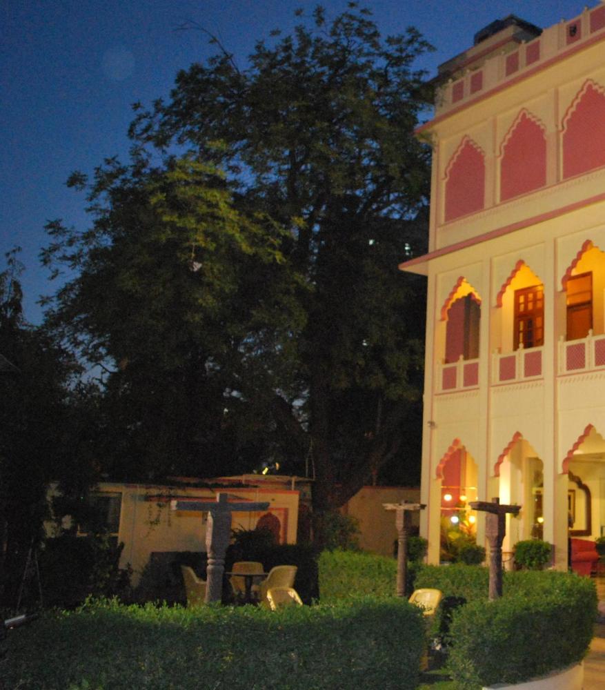 Hotel H R Palace