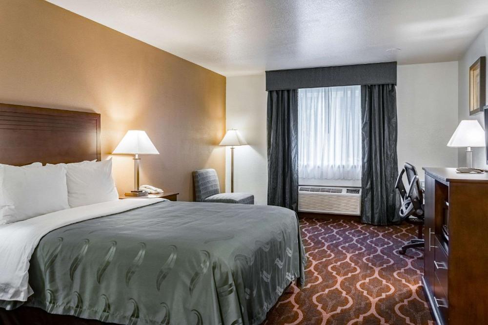 Photo - Quality Inn & Suites Vancouver North