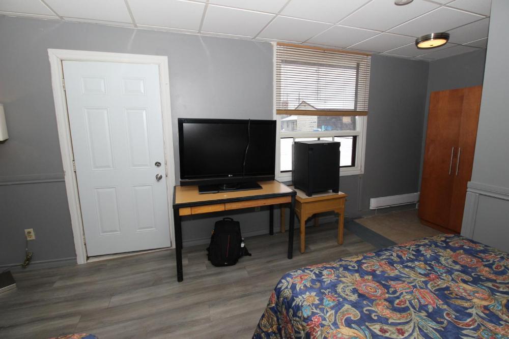 Pine Ridge Motel Prices Photos Reviews Address Canada - 