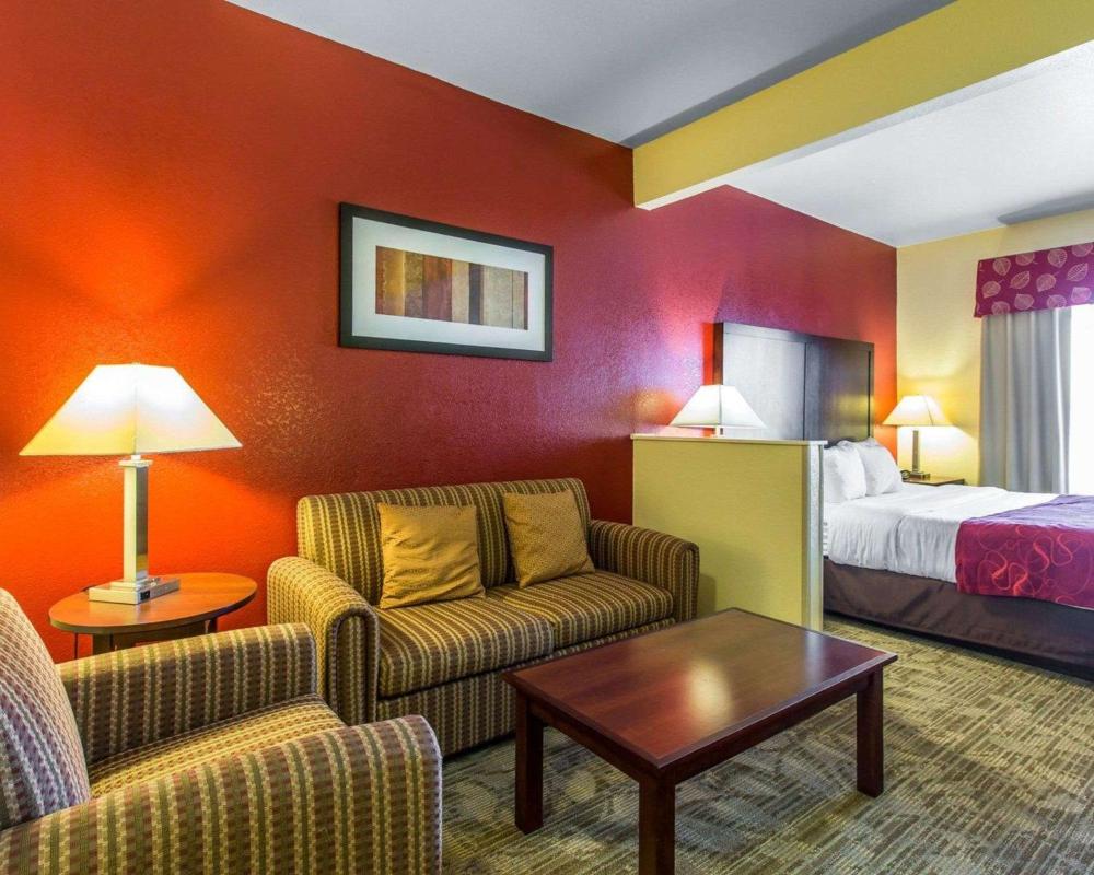 Photo - Comfort Suites Palm Desert I-10