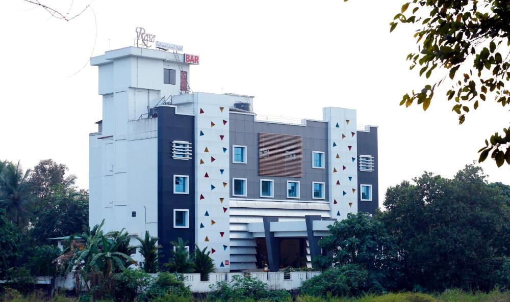 Rose International Hotel