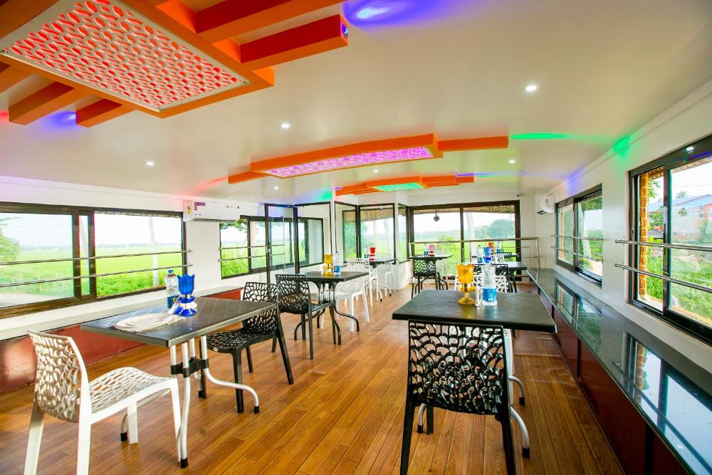 Harmony Houseboats