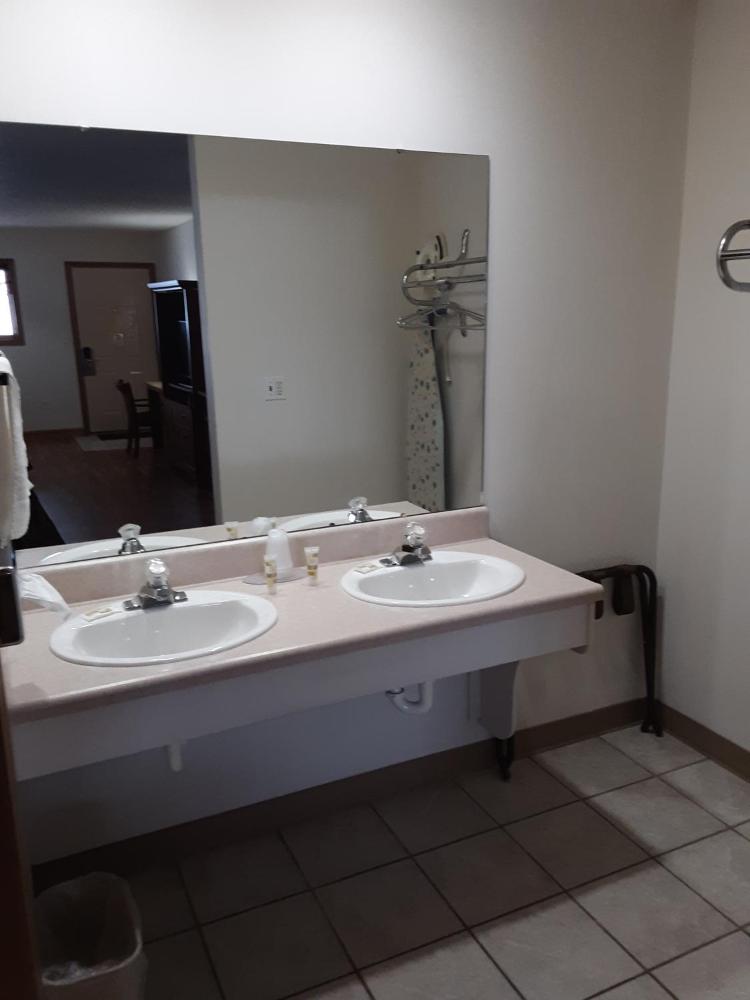 Room image 4