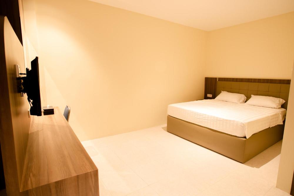 Ak Hotel Nagoya Hill Prices Photos Reviews Address Indonesia - 