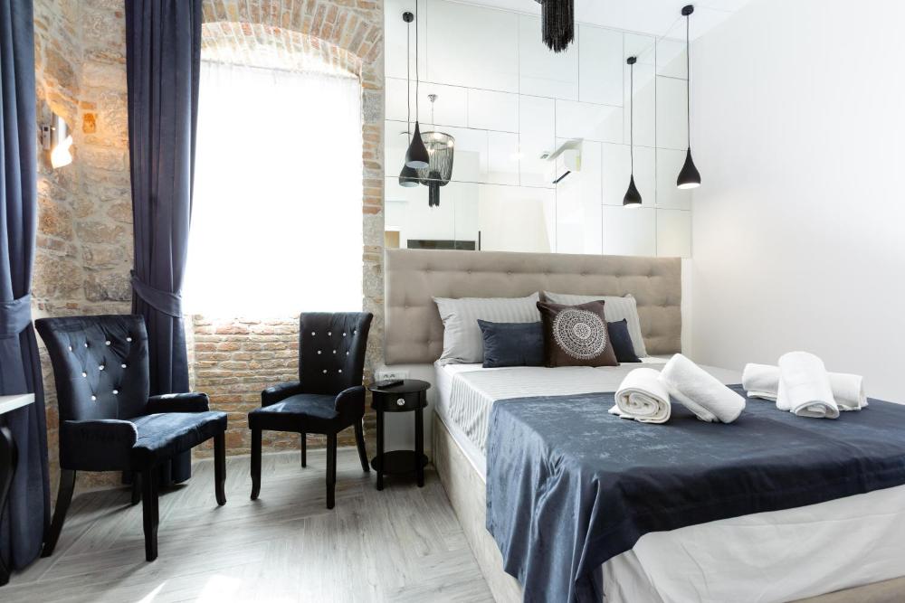 Cosmopolitan Luxury Rooms Prices Photos Reviews Address