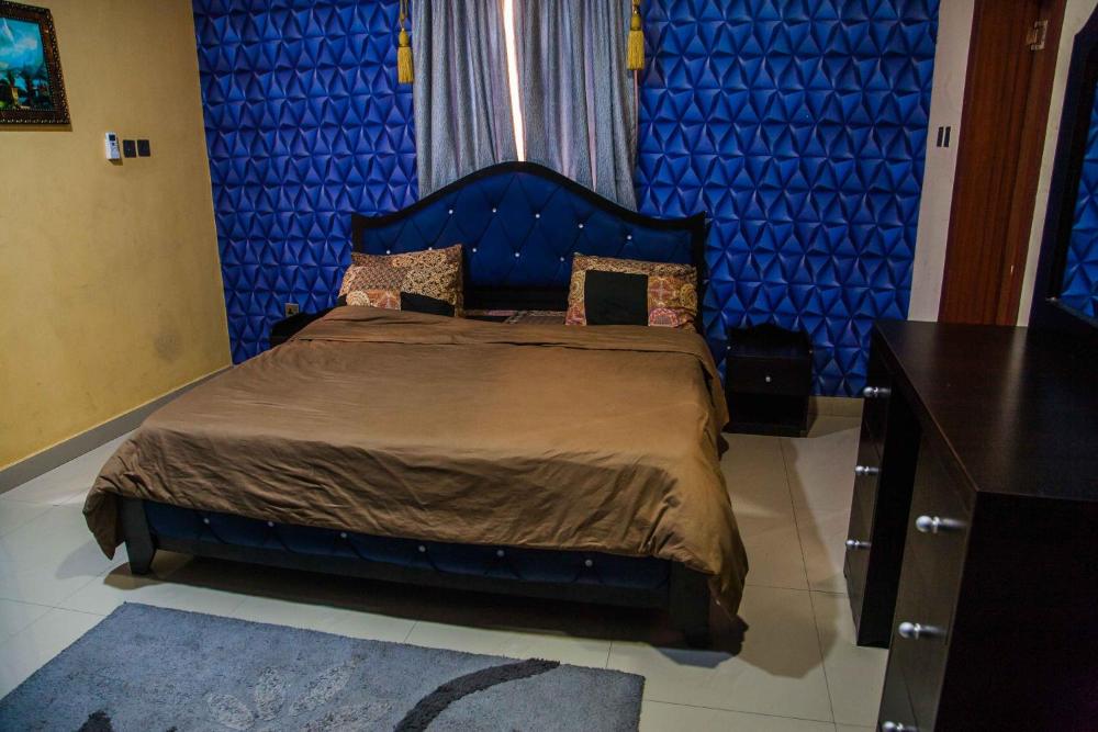 Well Finished 3 Bedroom Apartment In Lekki Phase 1 Lagos