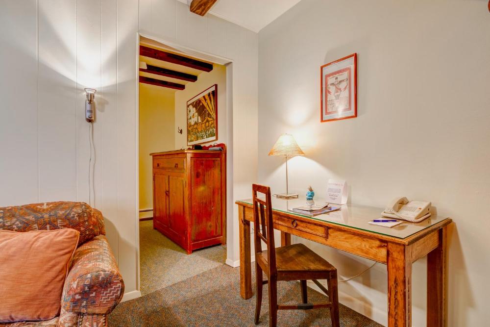 Room image 5