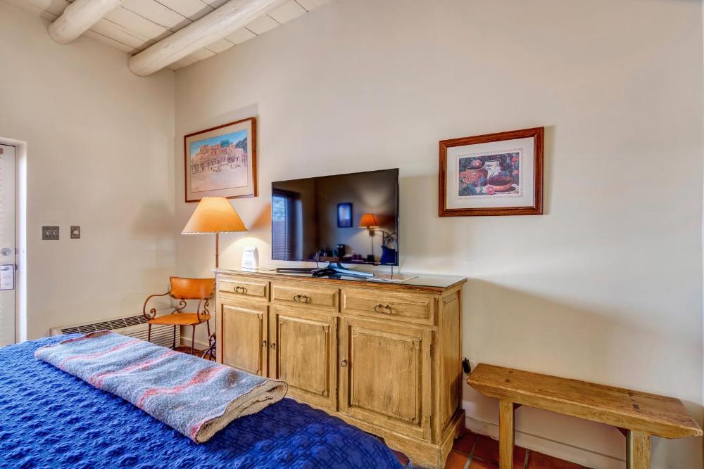 Room image 3