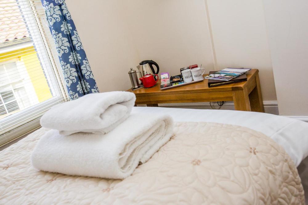 Room image 3