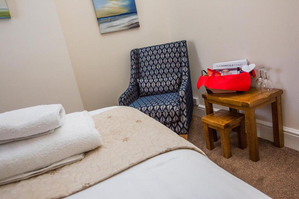 Room image 4