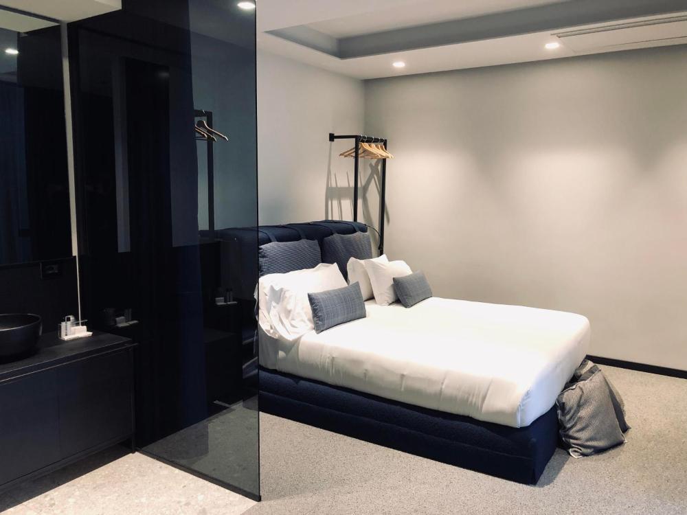 Room image 3