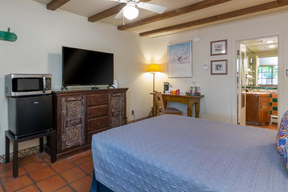 Room image 4