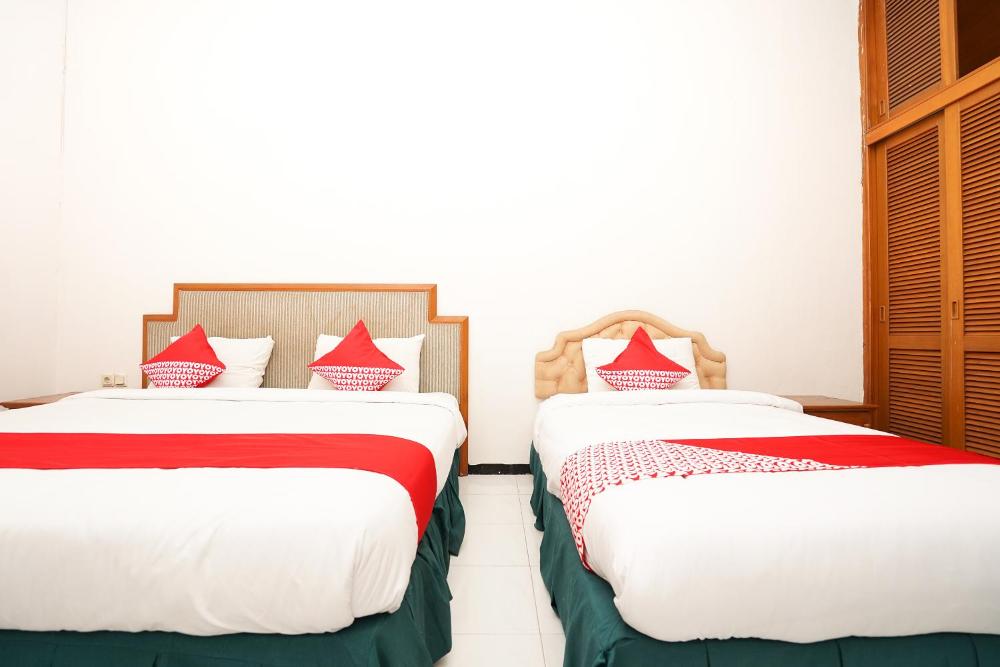 Hotel Di Jalan Raya Juanda Sidoarjo - Seputar Jalan