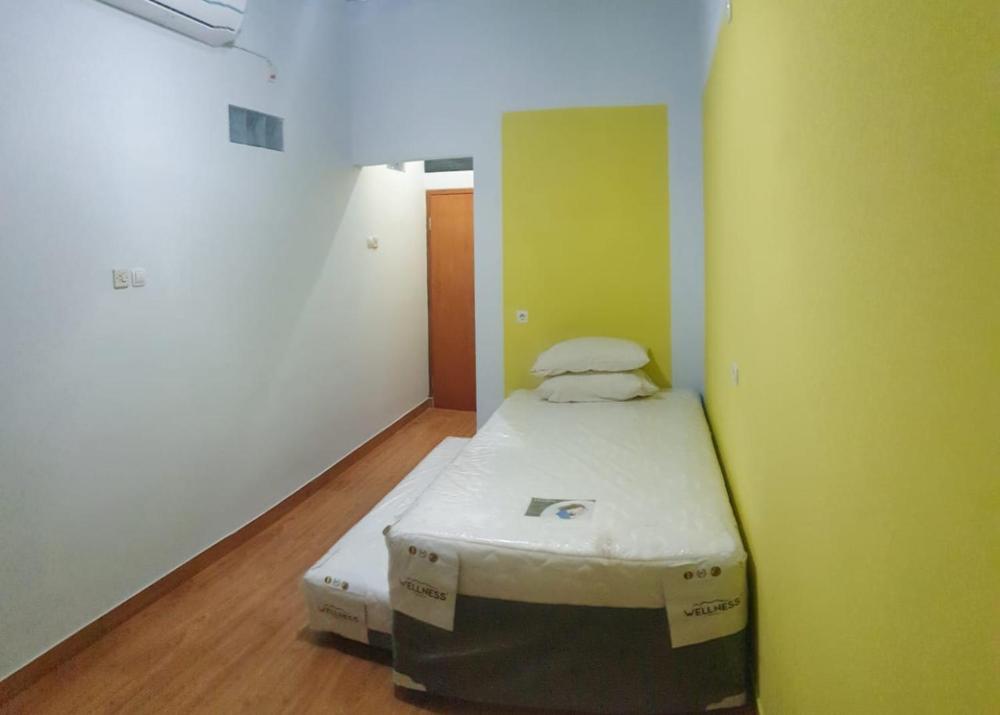 Penginapan Murah Jakarta Free Wifi Meruri Hostel Prices Photos Reviews Address Indonesia