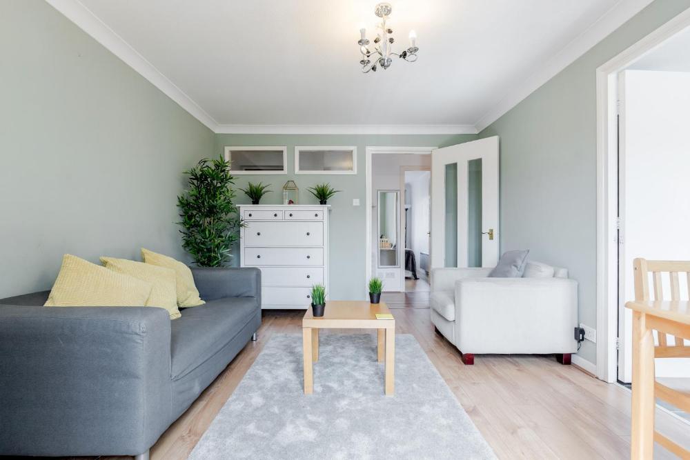 Gorgeous Homely 2 Bed Apartment London Stratford Prices - 