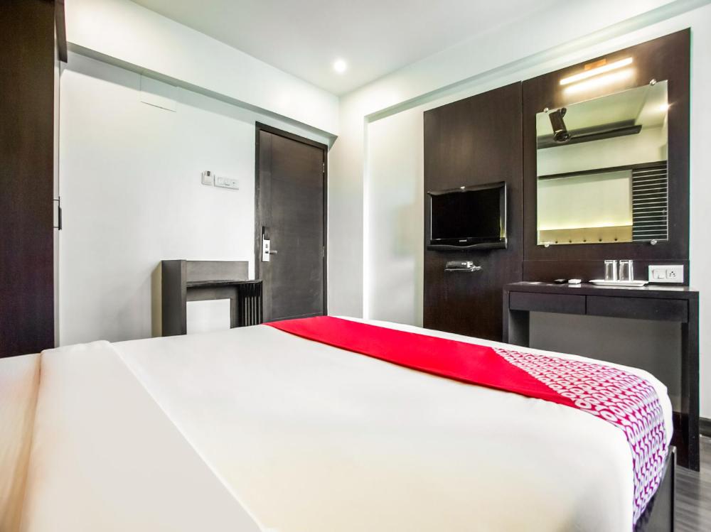Oyo 40067 Hotel Blue Diamond Prices Photos Reviews Address India