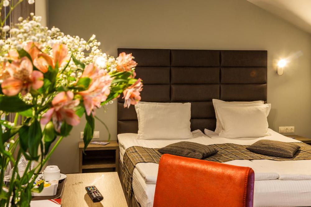 Room image 3