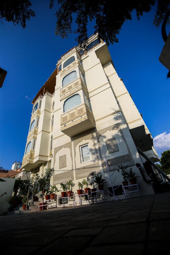 Hotel Ratangarh Palace