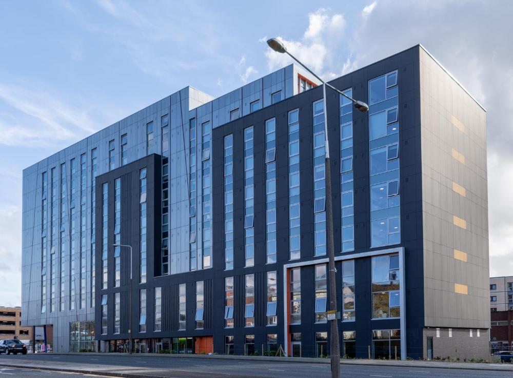 One Devon Plaza Liverpool City Centre Boutique Studios