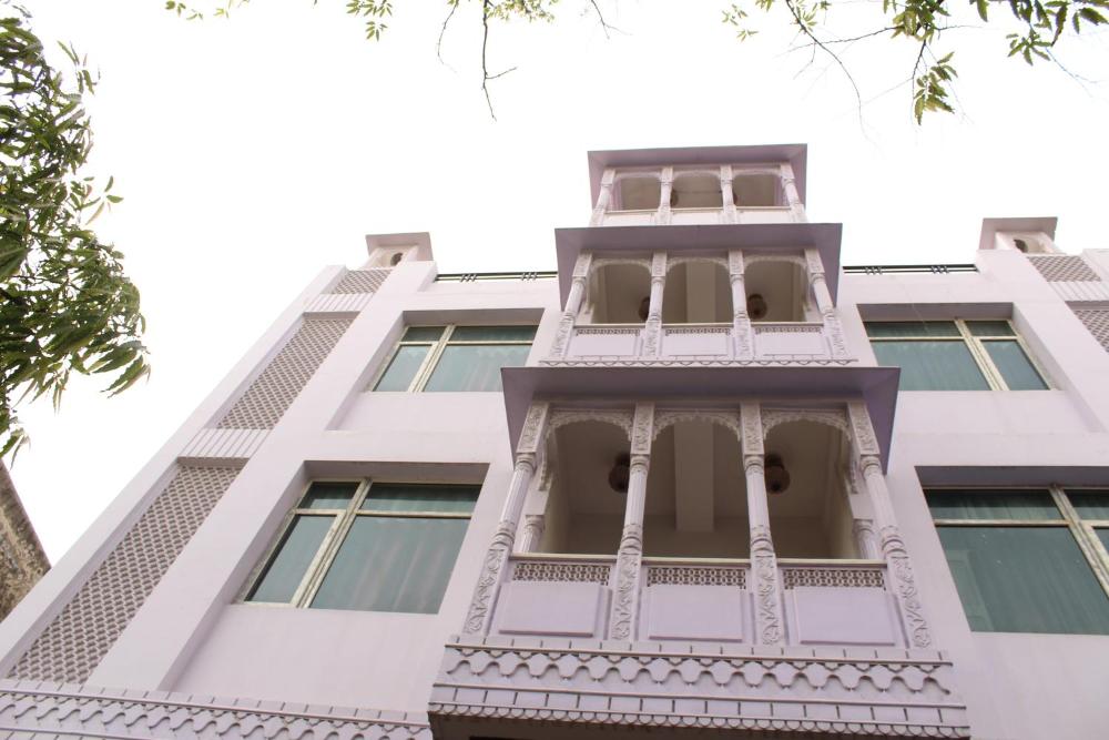 Hotel Chit Chat Palace