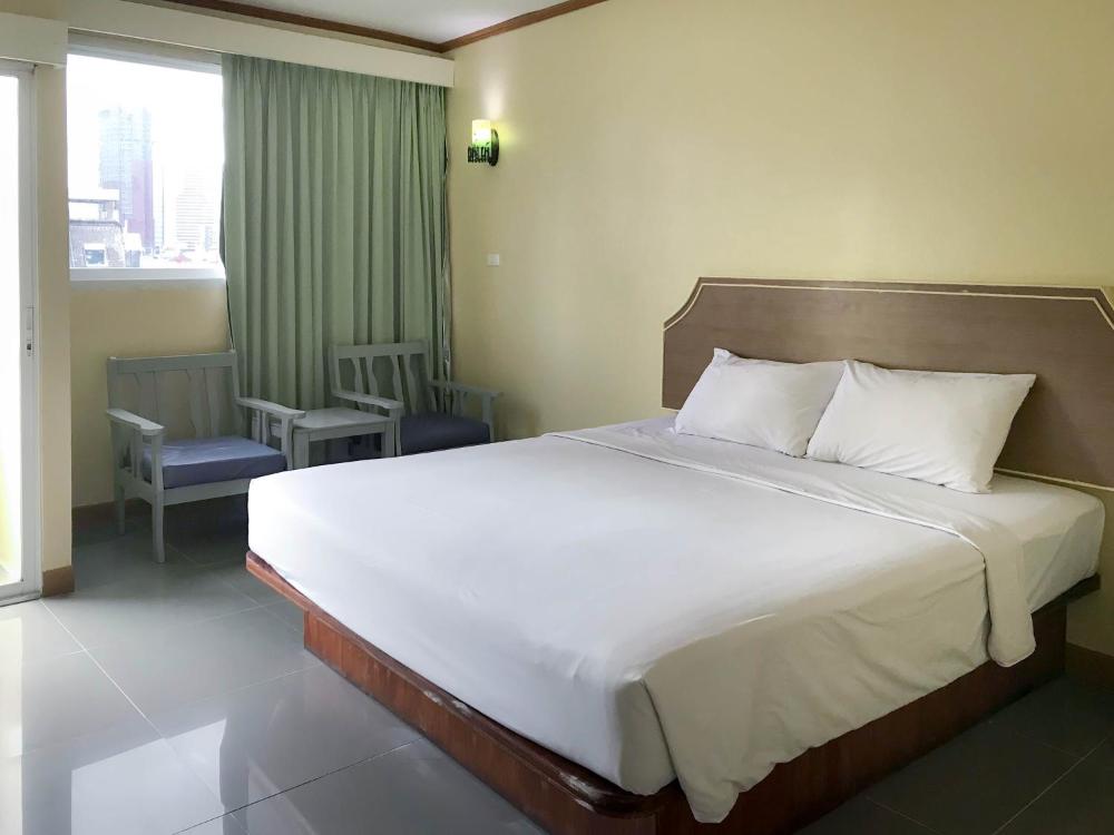 Room image 3