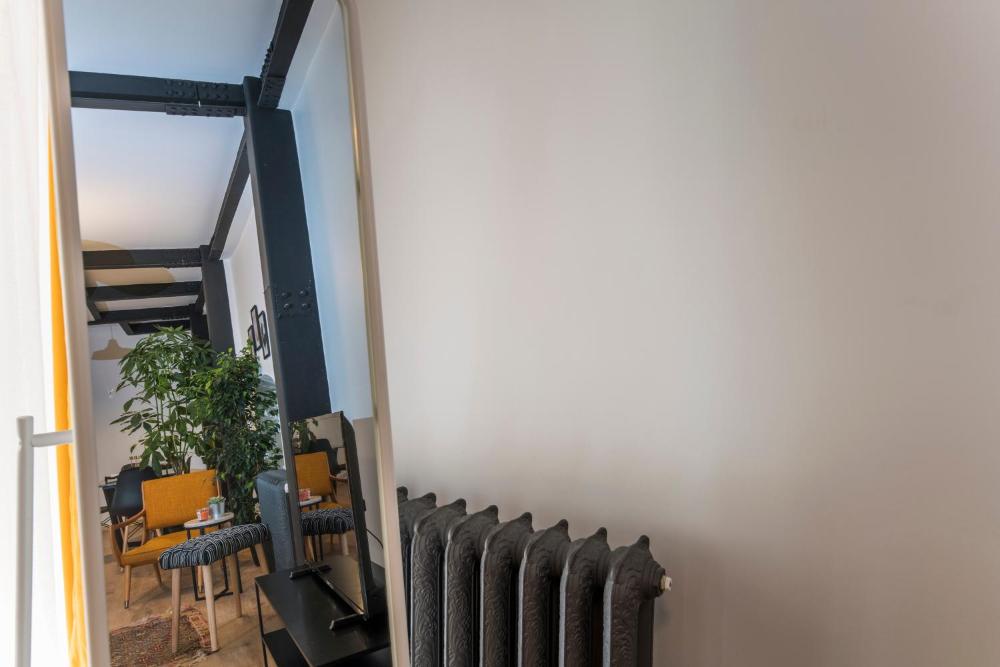 Photo - Amalia by Oval