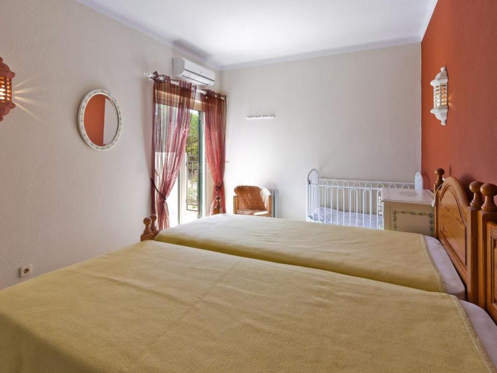 3 Bedroom Villa With Private Heated Pool AC 500m From Beach