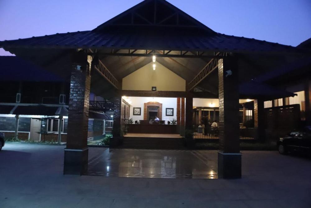 Green Planet Hotel Mattannur